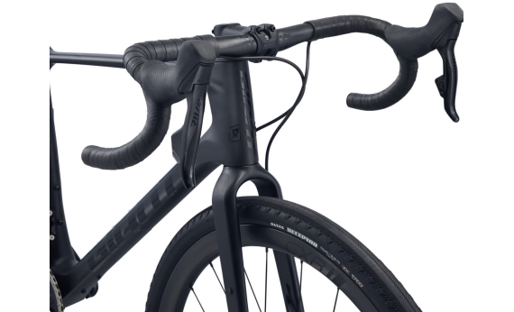 Giant Revolt Advanced Pro 1 2025
