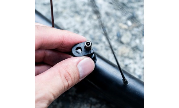 Часть бескамерного нипеля Lezyne CLIK VALVE CORES BY SCHWALBE